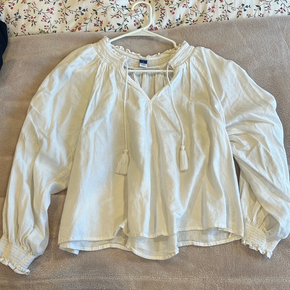 Ruffled long sleeve blouse